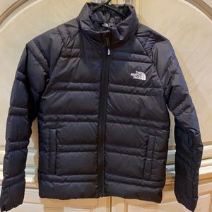 North face winter coat boys Black, Size YM 10-12. Excellent condition